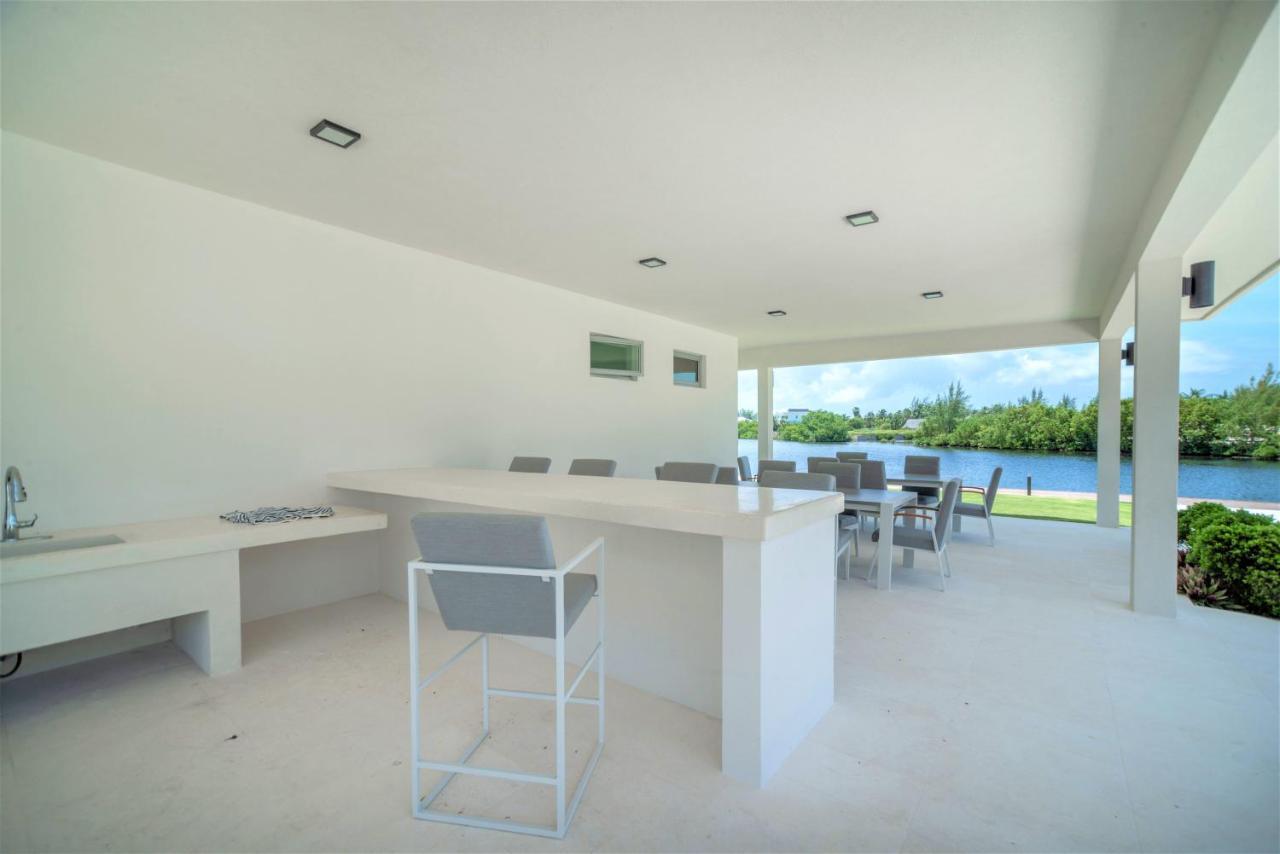 Cayman Luxury Rentals At One Canal Point George Town Esterno foto